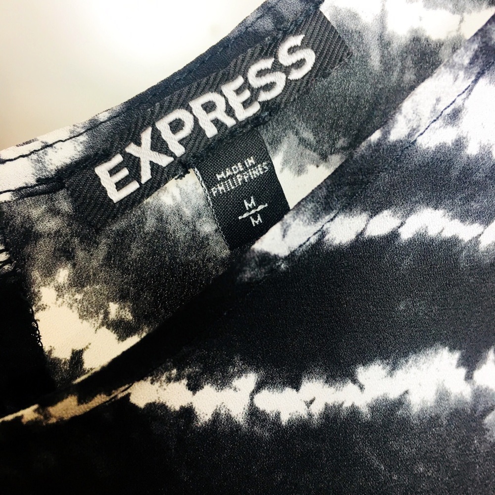 Express Sleveless Top Size Medium - image 3